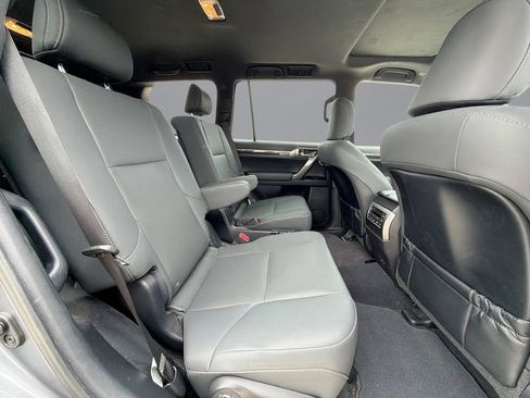 Certified 2023 Lexus GX 460 Premium AWD/4WD image 17