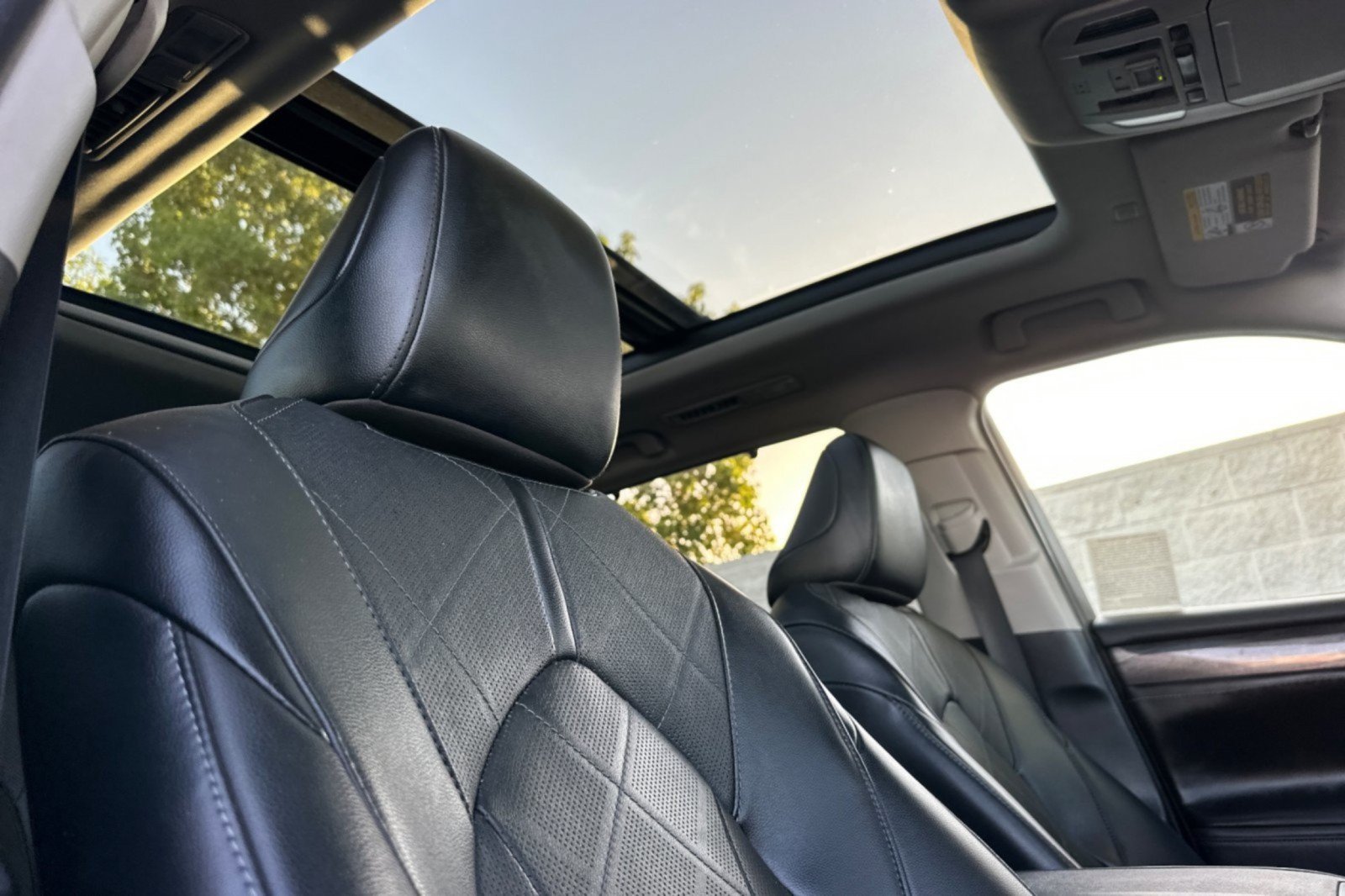 Certified 2022 Toyota Highlander Platinum FWD image 17