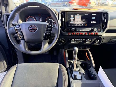 Used 2025 Nissan Frontier PRO-4X w/ Tow Package image 2