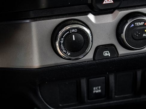 Used 2021 Toyota Tacoma SR5 image 32