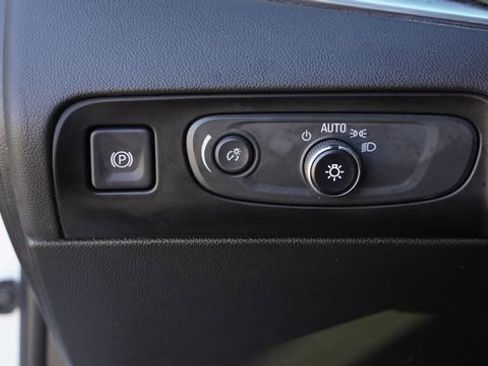 Used 2019 Buick Enclave Essence w/ LPO, Sport Appearance Package image 24