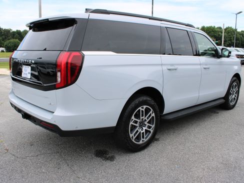 Used 2025 Ford Expedition Max Active AWD/4WD image 6