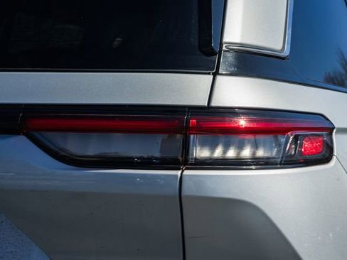 Used 2022 Jeep Grand Cherokee Limited 4xe image 8