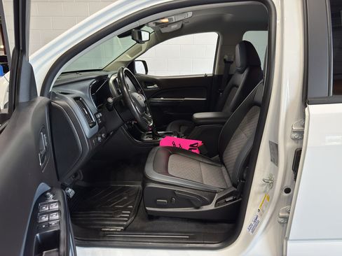Used 2021 Chevrolet Colorado Z71 w/ Safety Package AWD/4WD image 14