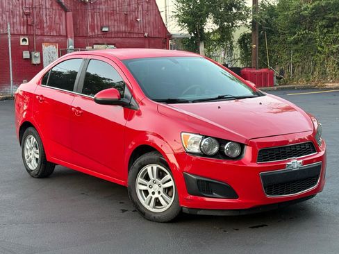 Used 2015 Chevrolet Sonic LT FWD image 2