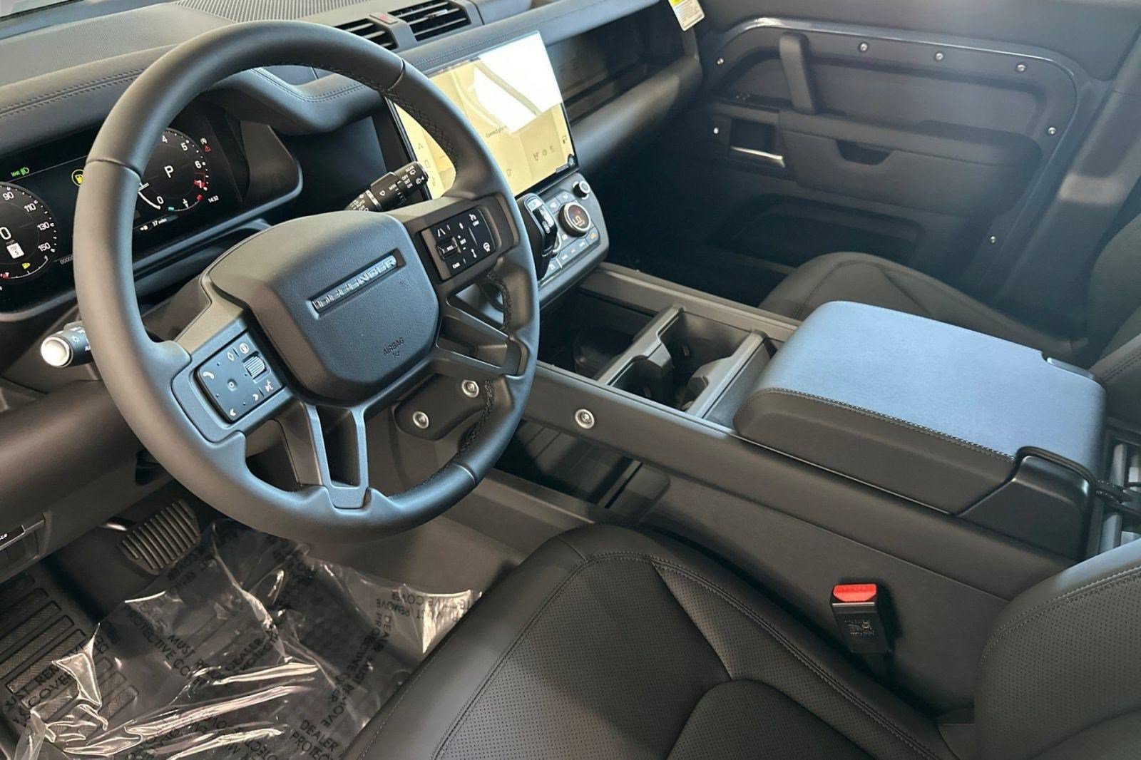 New 2026 Land Rover Defender 110 X-Dynamic SE AWD/4WD image 4