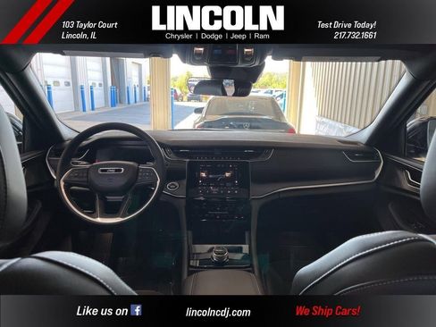 New 2025 Jeep Grand Cherokee Altitude image 27