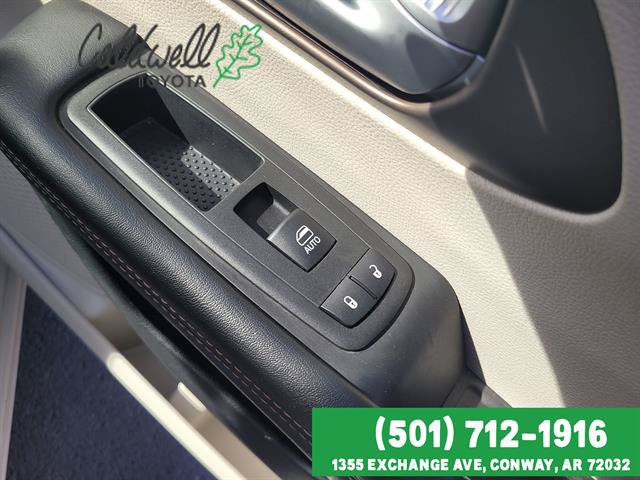 Used 2017 Chrysler Pacifica Touring Plus w/ Tire & Wheel Group FWD image 30