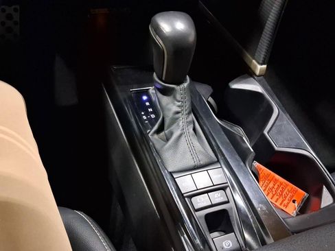 Used 2025 Toyota Camry SE image 13