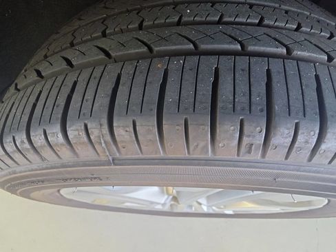 Used 2025 Toyota RAV4 XLE Premium FWD image 11