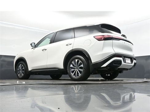 Certified 2025 INFINITI QX60 Pure image 42