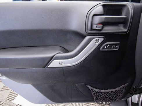 Used 2016 Jeep Wrangler Sahara w/ Connectivity Group AWD/4WD image 24