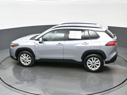 Used 2024 Toyota Corolla Cross LE image 36