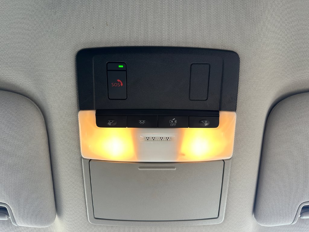 Used 2022 Nissan Pathfinder SL AWD/4WD image 11