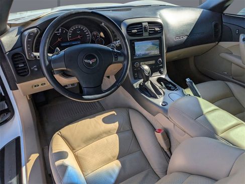 Used 2007 Chevrolet Corvette Convertible w/ Preferred Equipment Group image 13
