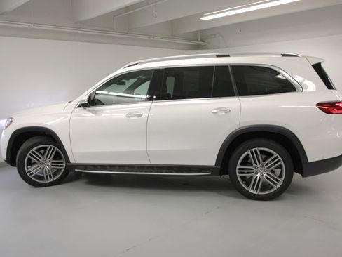 Certified 2025 Mercedes-Benz GLS 450 4MATIC image 4