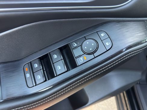 Certified 2021 Nissan Rogue SV w/ Premium Package AWD/4WD image 12