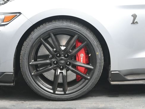 Used 2022 Ford Mustang Shelby GT500 w/ Technology Package RWD image 31