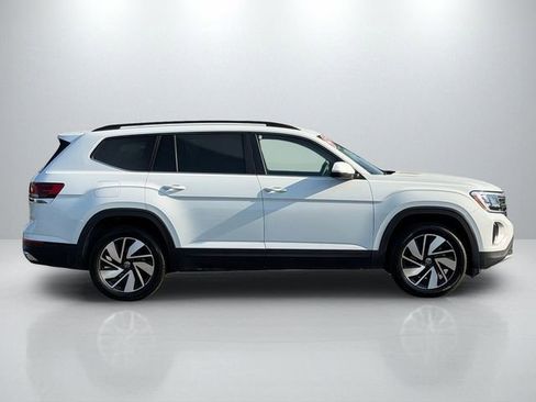 Used 2025 Volkswagen Atlas SE image 8