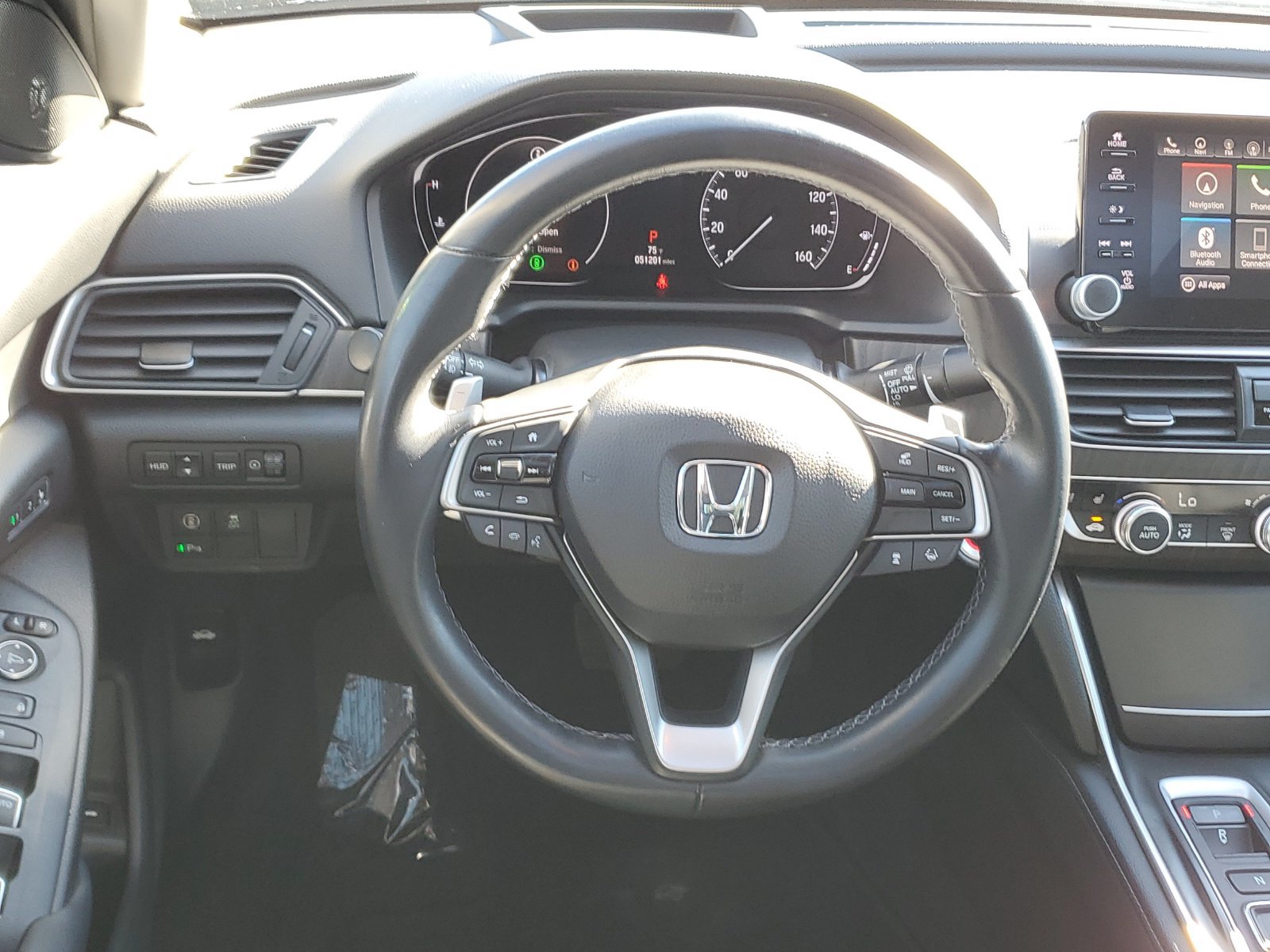 Used 2018 Honda Accord Touring image 12