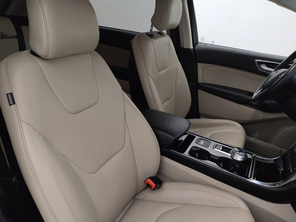 Used 2019 Ford Edge Titanium FWD image 21