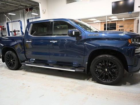 Used 2019 Chevrolet Silverado 1500 High Country w/ Technology Package image 4