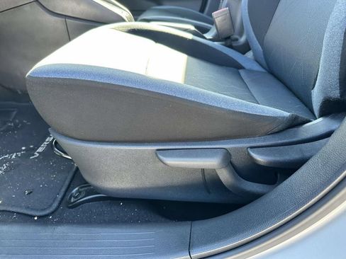 Used 2023 Nissan Versa SV FWD image 10
