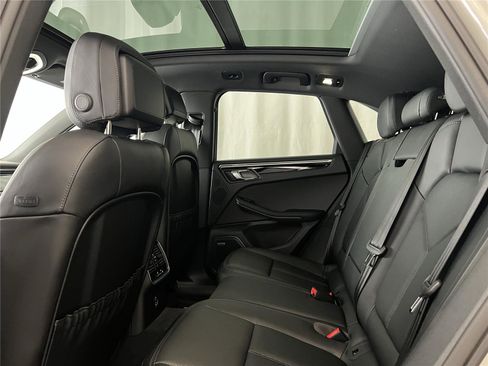 Used 2026 Porsche Macan image 24