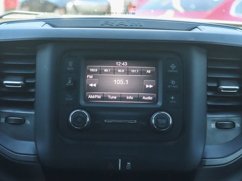 Used 2022 RAM 2500 Tradesman w/ Chrome Appearance Group image 19