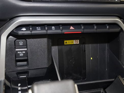 Used 2024 Toyota Tundra Platinum image 31