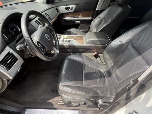 Used 2013 Jaguar XF RWD image 44