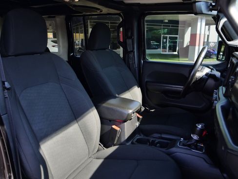 Used 2021 Jeep Wrangler Unlimited Sport w/ Sun And Sound Package AWD/4WD image 26