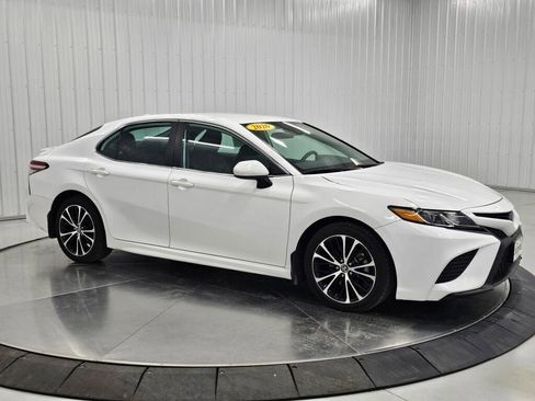 Used 2020 Toyota Camry SE image 39