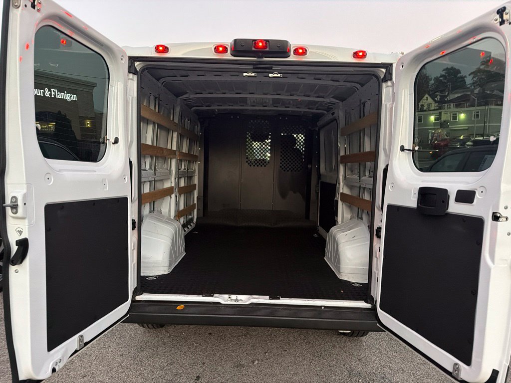 Used 2025 RAM ProMaster 2500 w/ U-Haul Equipment Group FWD image 8