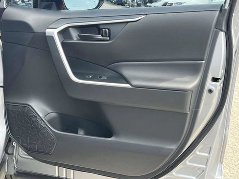 Used 2025 Toyota RAV4 LE AWD/4WD image 25