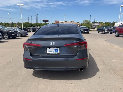 Used 2023 Honda Civic Sport image 6