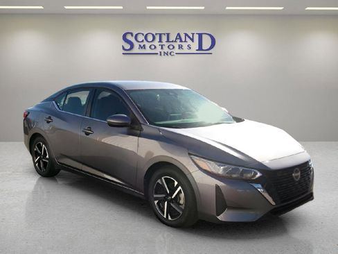 Used 2024 Nissan Sentra SV FWD image 4