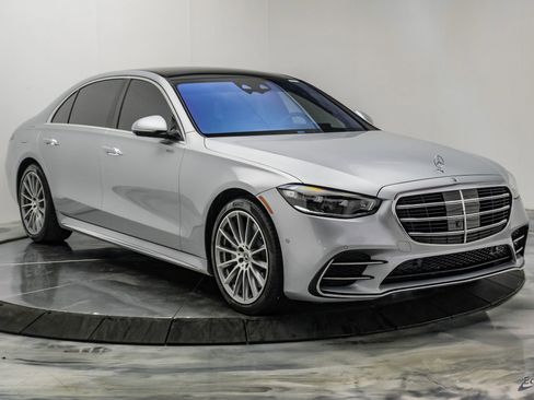 Used 2022 Mercedes-Benz S 580 4MATIC Sedan w/ AMG Line Package image 29