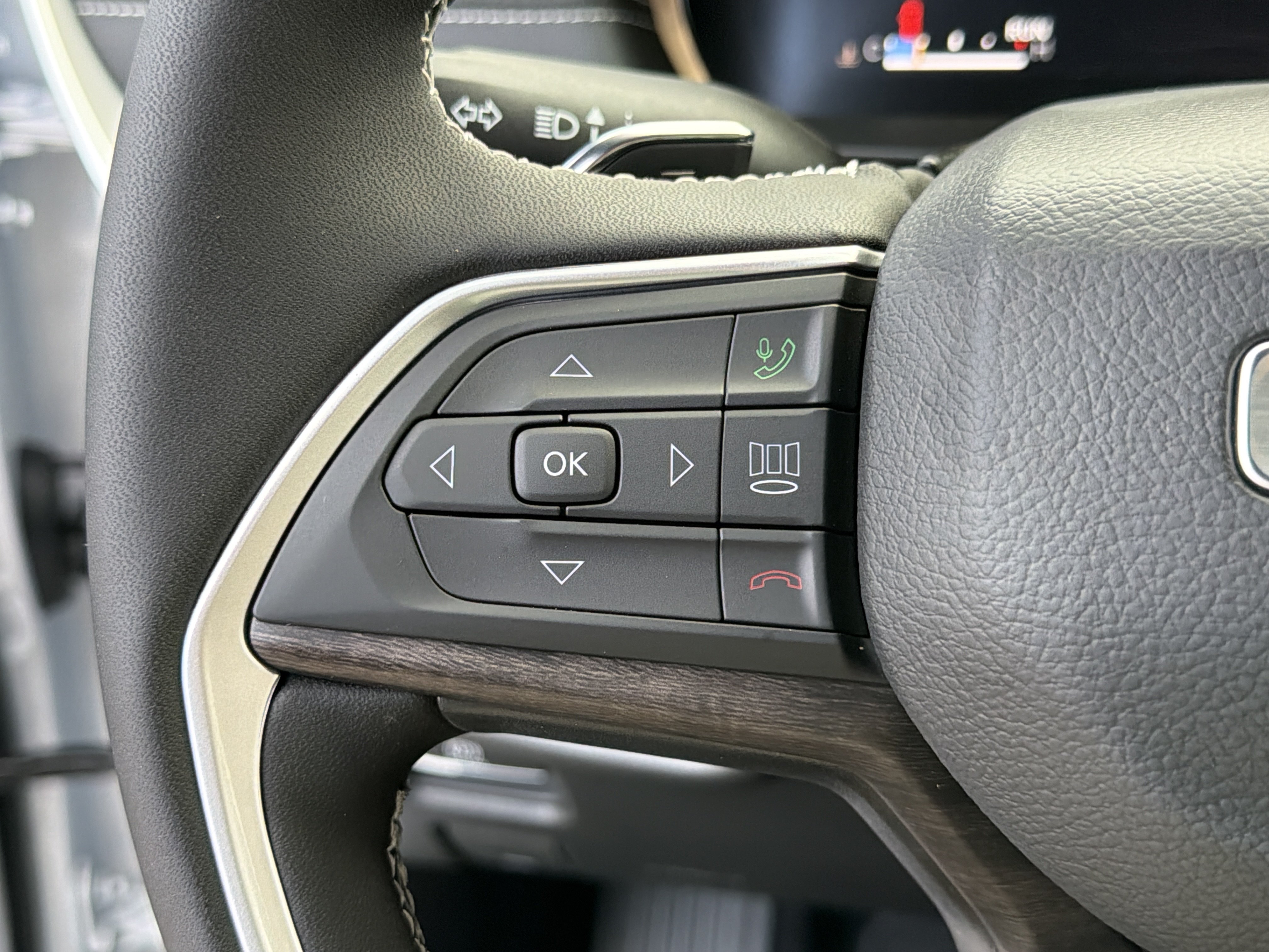 New 2027 Jeep Grand Cherokee Altitude AWD/4WD image 24