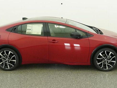 New 2026 Toyota Prius Plug-In Hybrid FWD image 11
