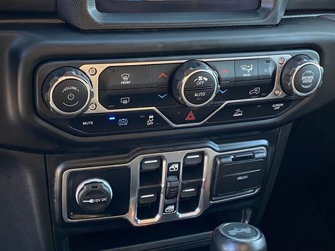 Used 2023 Jeep Wrangler Unlimited Sahara image 20