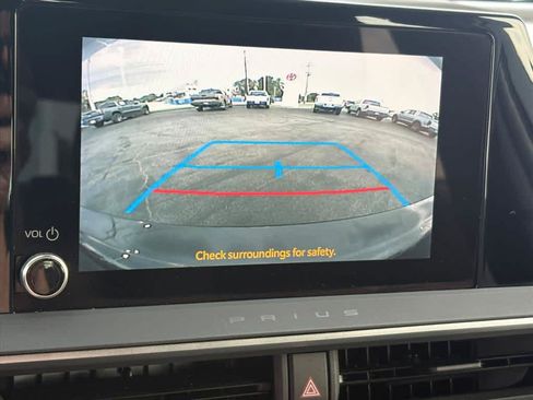 Used 2024 Toyota Prius LE FWD image 13