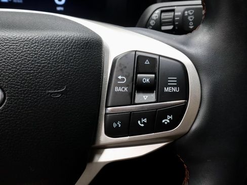 Certified 2025 Ford Explorer Active AWD/4WD image 31