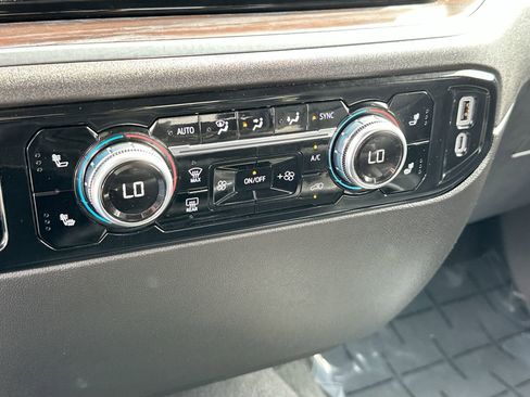 Used 2025 GMC Sierra 1500 SLT image 19