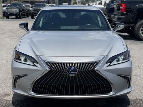 Used 2020 Lexus ES 300h w/ Premium Package FWD image 16