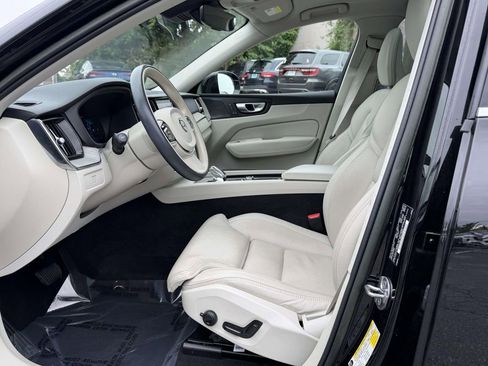 Used 2023 Volvo XC60 B5 Ultimate w/ Climate Package FWD image 16