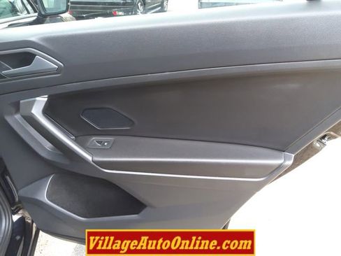 Used 2021 Volkswagen Tiguan SE R-Line image 42