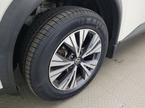Used 2021 Nissan Rogue SV w/ Premium Package AWD/4WD image 31
