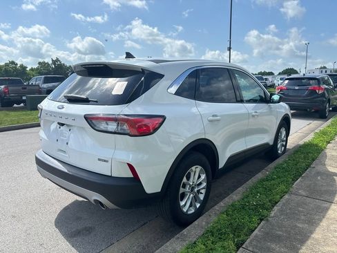 Used 2022 Ford Escape SE AWD/4WD image 3