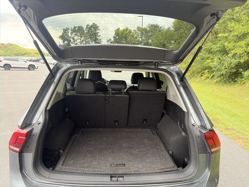 Used 2023 Volkswagen Tiguan SE AWD/4WD image 21